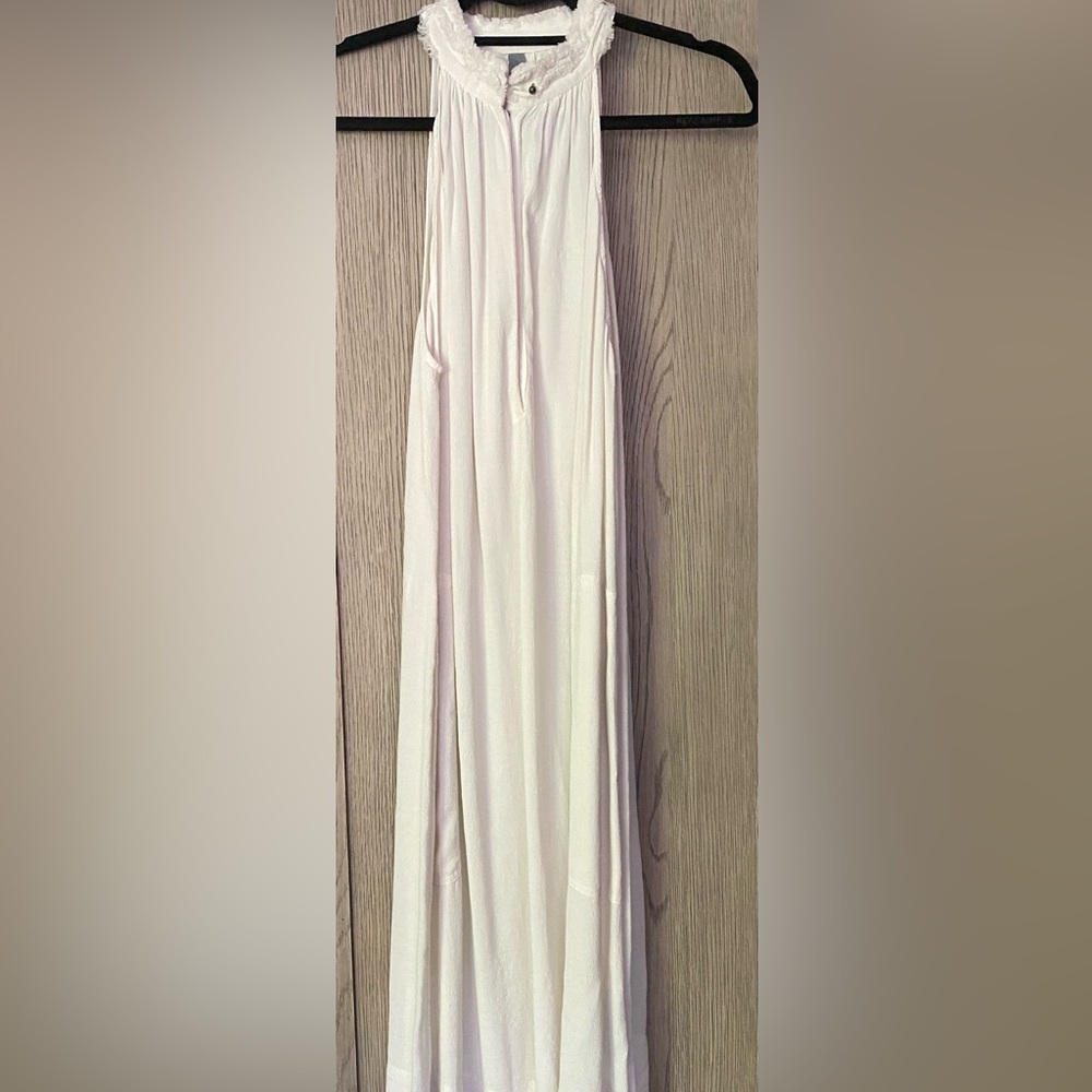 Sleeveless dress